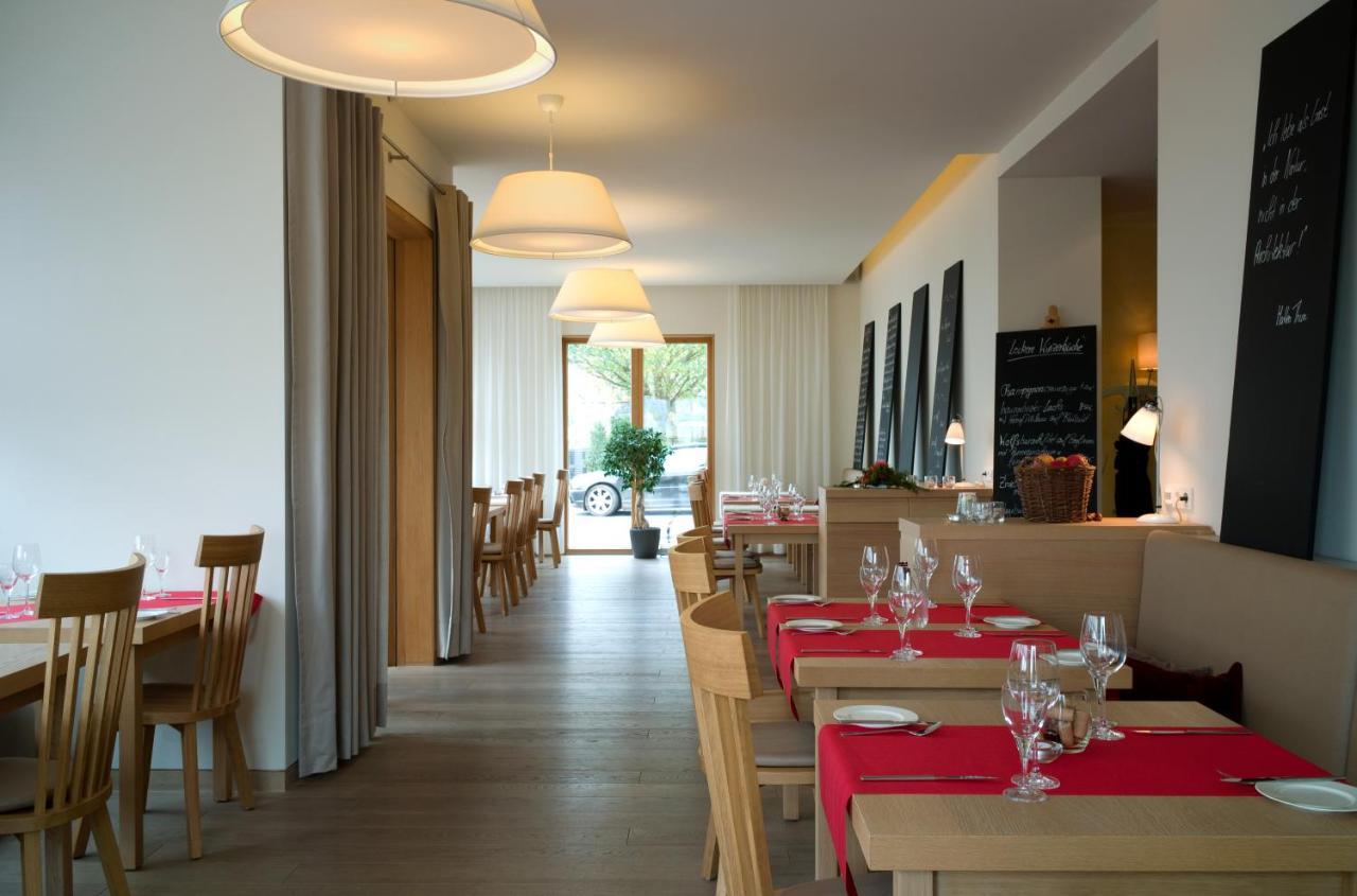 Weinkulturgut Longen-Schloeder Hotel Longuich Buitenkant foto